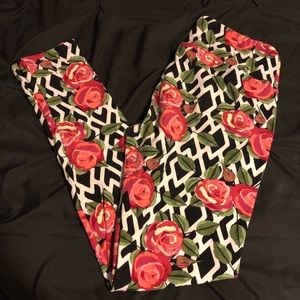 LuLaRoe trellis roses vintage leggings OS